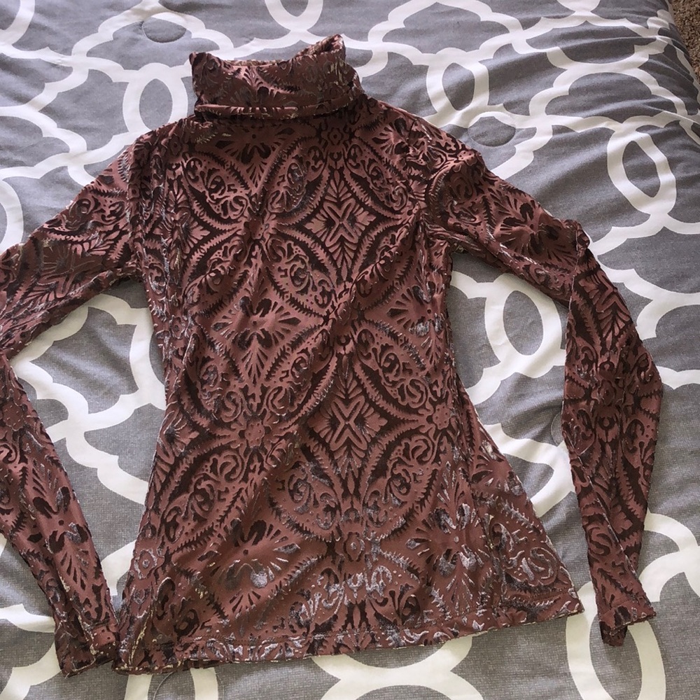 VICI turtleneck velvet top